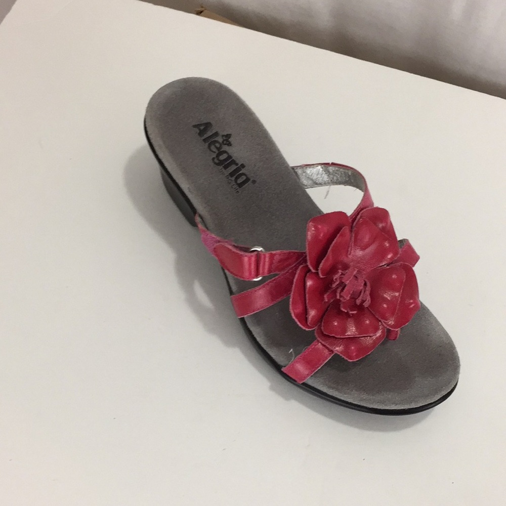 Alegria Red Leather PG Lite Flower Thong Sandals Size 39